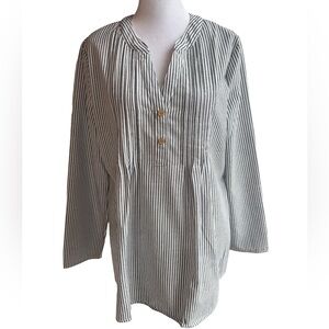 Emory Rose Women’s Long Sleeved Striped Tunic. Black & White
